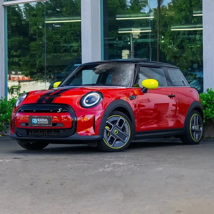 Foto de um mini cooper se