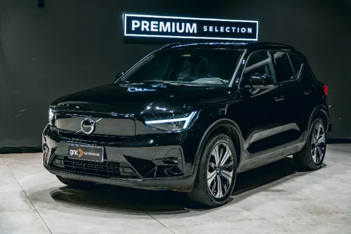 Foto de um volvo xc40 recharge