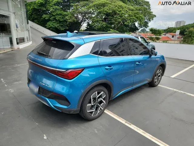 Foto de um byd yuan plus