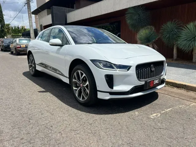 Foto de um jaguar i-pace