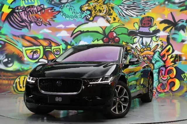 Foto de um jaguar i-pace