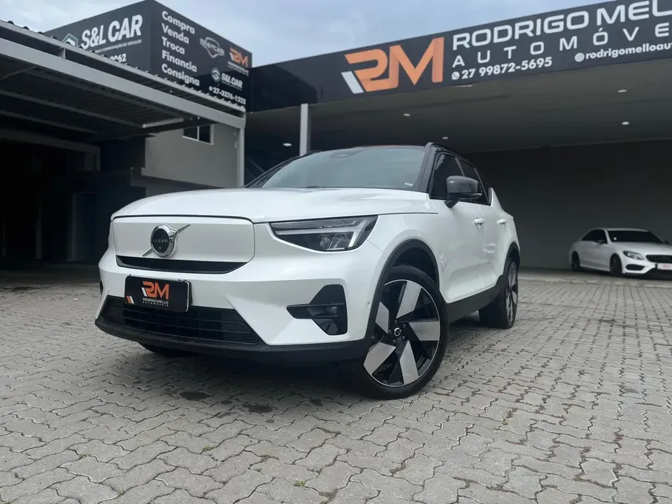 Foto de um volvo xc40 recharge