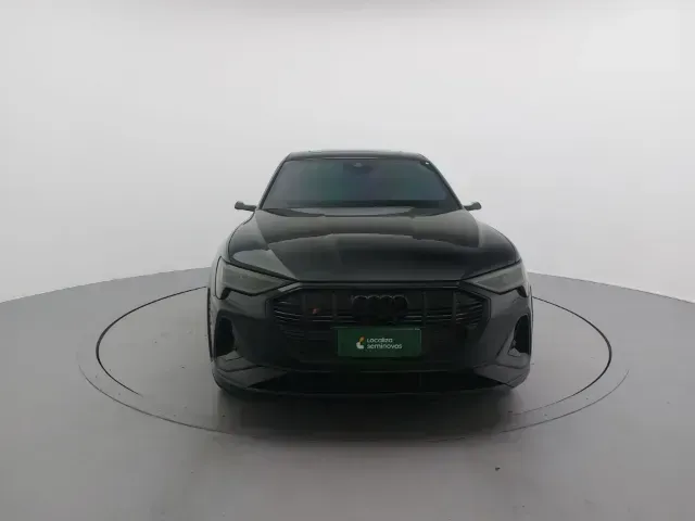 Foto de um audi e-tron s sportback