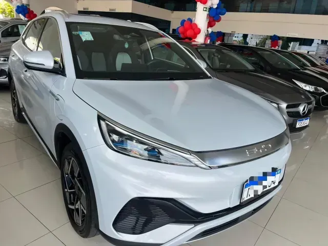 Foto de um byd yuan plus