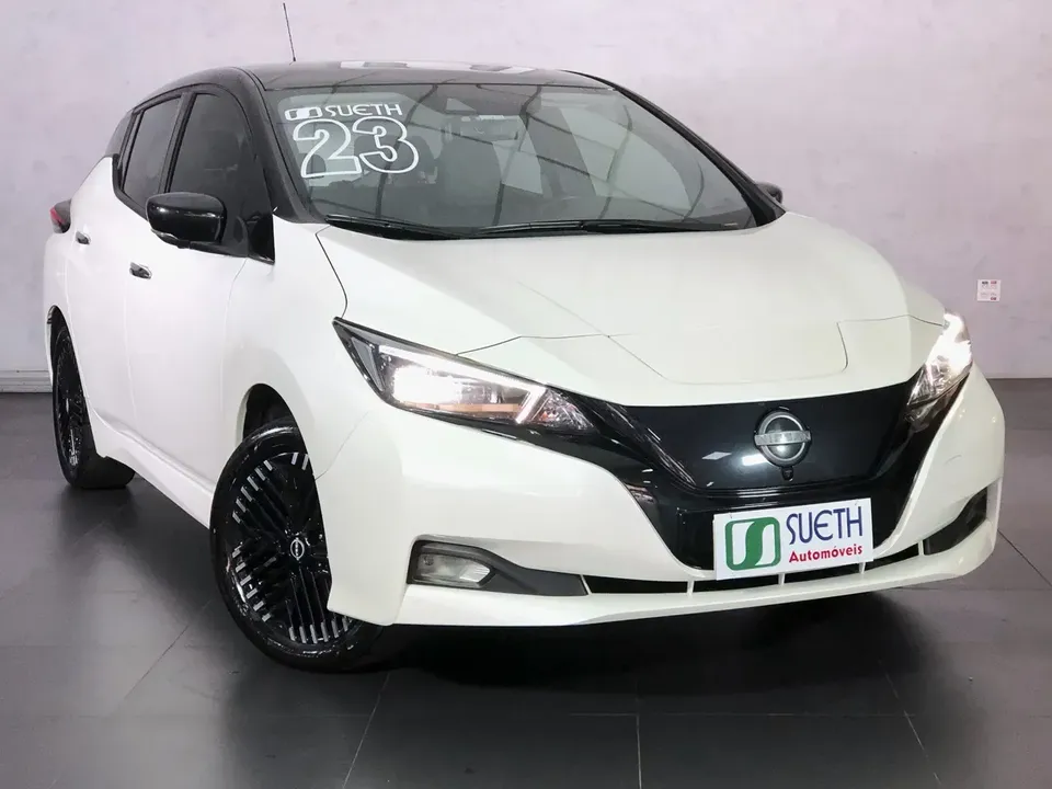 Foto de um nissan leaf