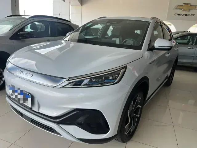 Foto de um byd yuan plus