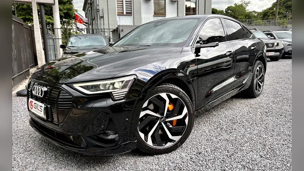 Foto de um audi e-tron s