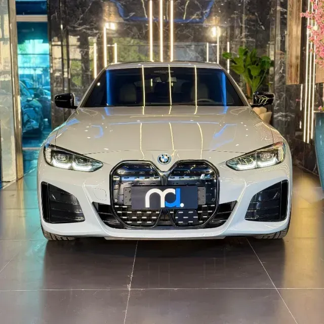 Foto de um bmw i4 edrive40