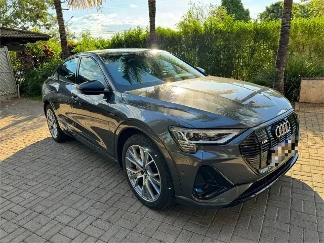 Foto de um audi e-tron s sportback