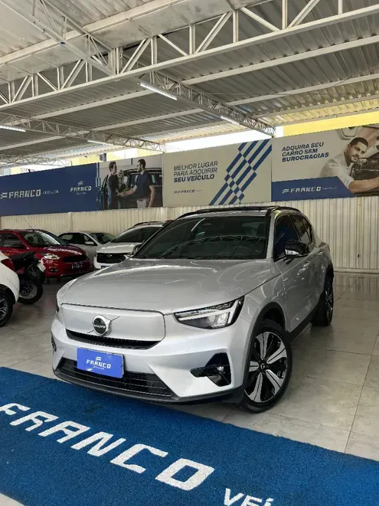 Foto de um volvo xc40 recharge