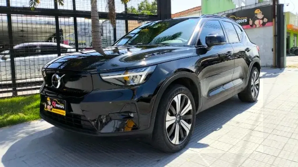 Foto de um volvo xc40 recharge
