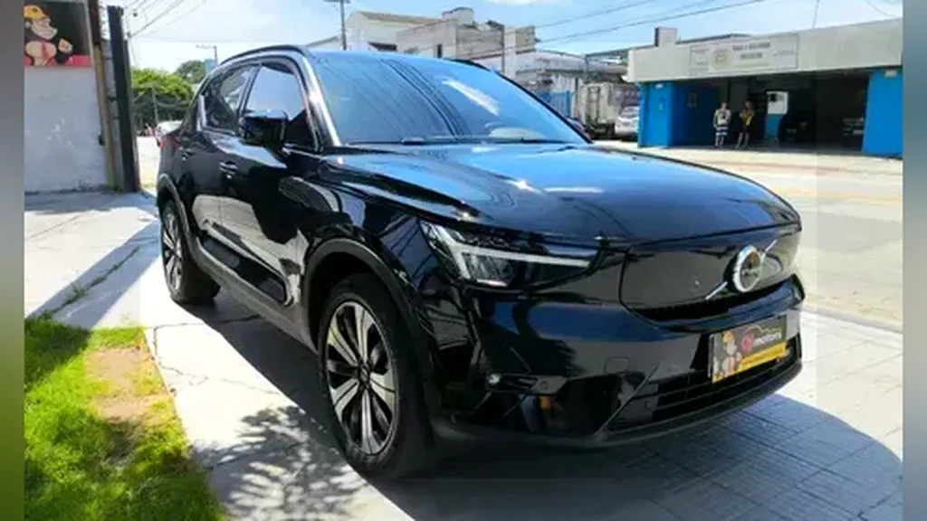 Foto de um volvo xc40 recharge