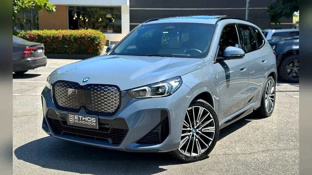 Foto de um bmw ix1