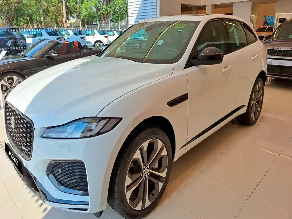 Foto de um jaguar i-pace
