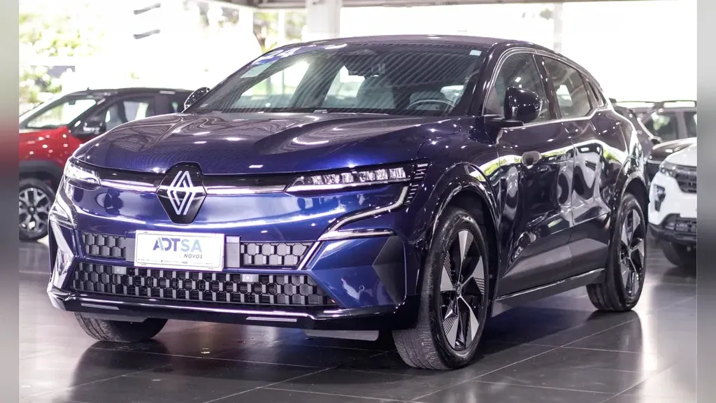 Foto de um renault megane e-tech electric