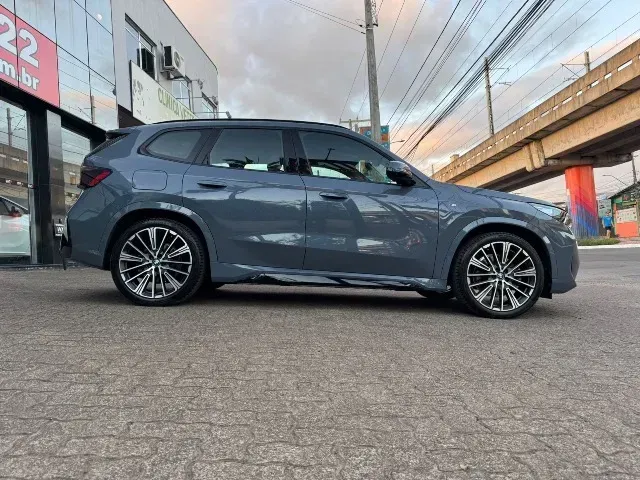 Foto de um bmw ix1