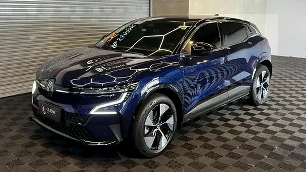 Foto de um renault megane e-tech electric