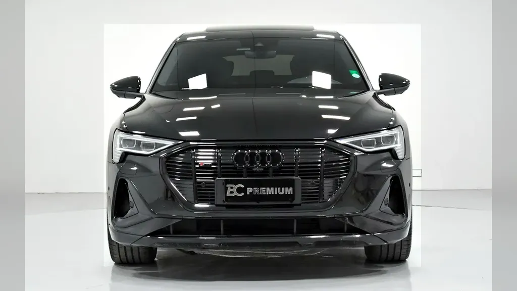 Foto de um audi e-tron s