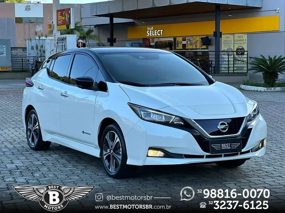 Foto de um nissan leaf