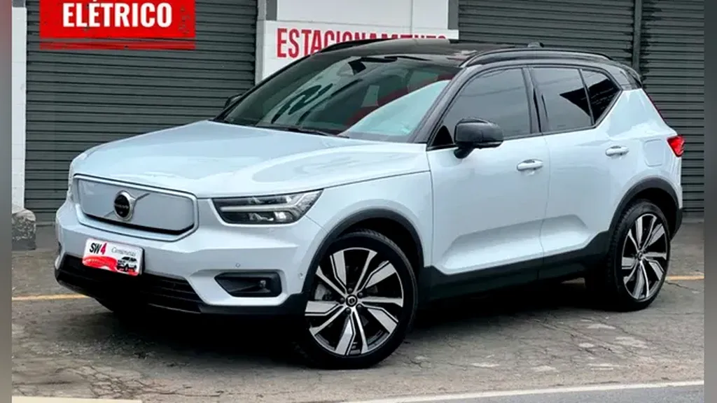 Foto de um volvo xc40 recharge