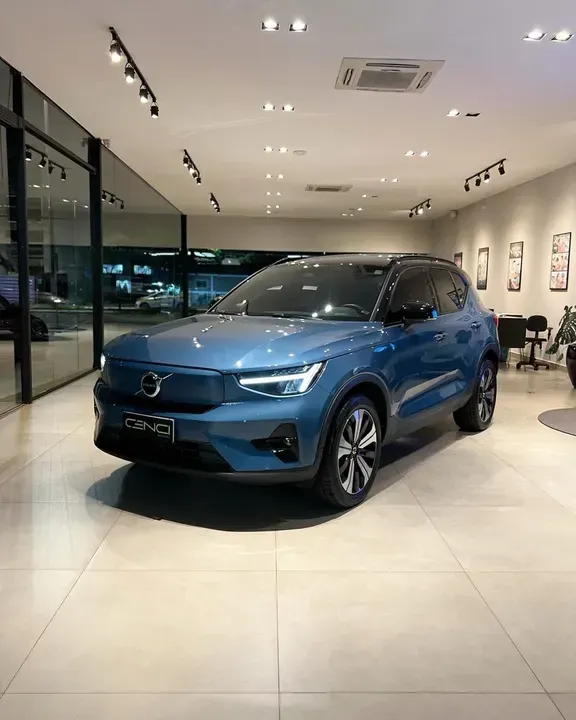 Foto de um volvo xc40 recharge