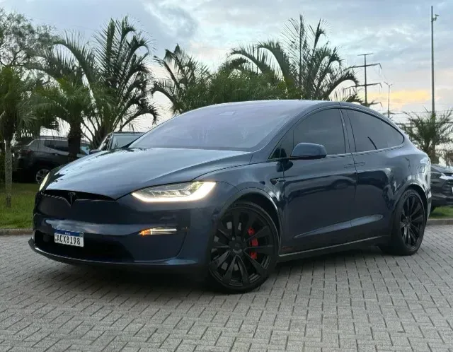 Foto de um tesla model x