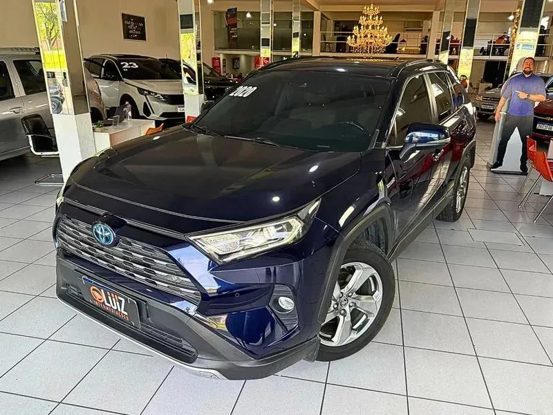 Foto de um toyota rav4 prime
