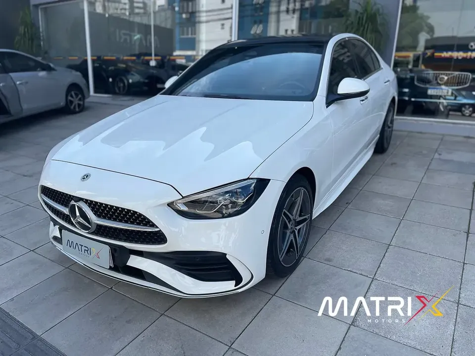 Foto de um mercedes eqc400