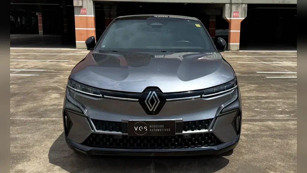 Foto de um renault megane e-tech electric