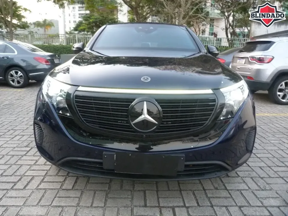 Foto de um mercedes gle500e