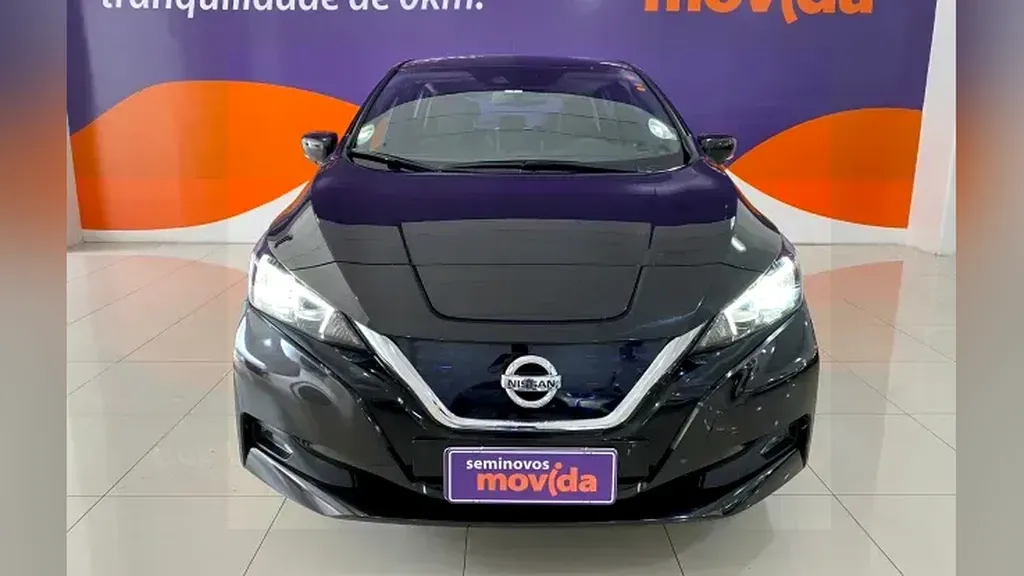 Foto de um nissan leaf