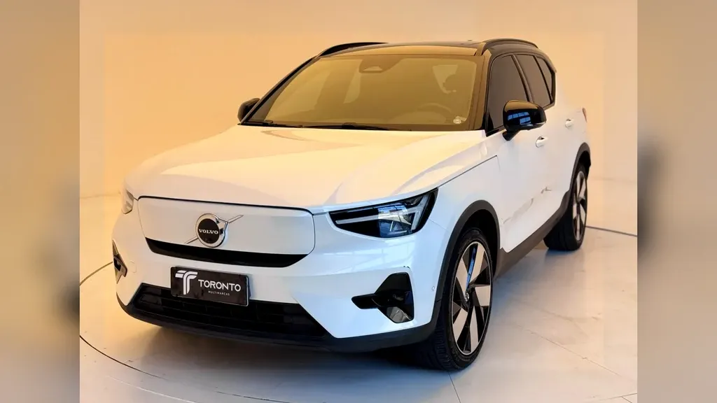 Foto de um volvo xc40 recharge
