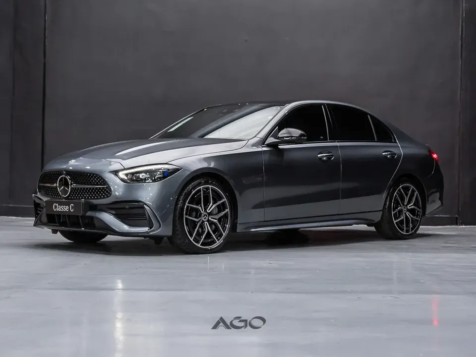 Foto de um mercedes glc 300e