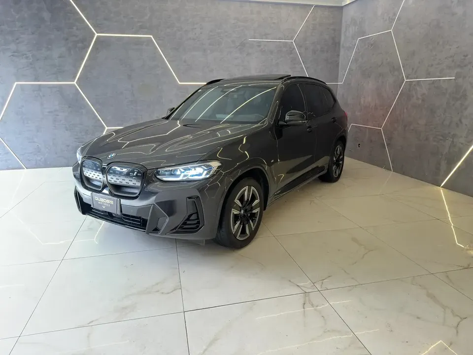 Foto de um bmw ix