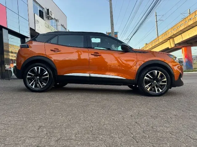 Foto de um peugeot e-2008