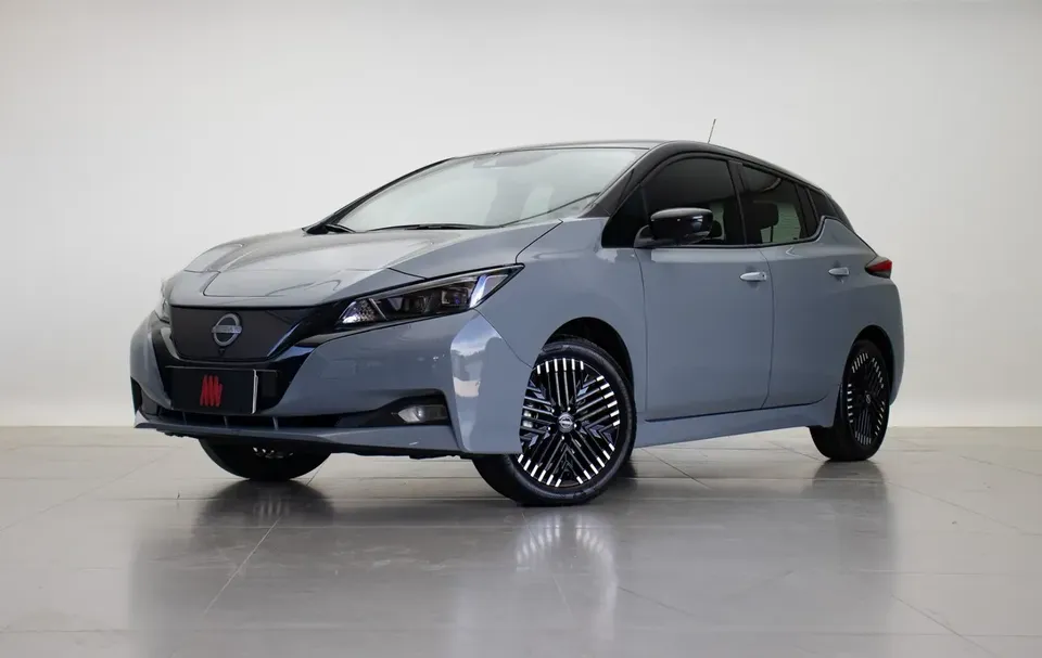 Foto de um nissan leaf