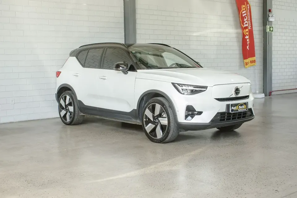 Foto de um volvo xc40 recharge
