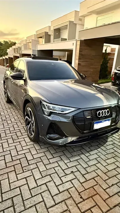 Foto de um audi e-tron s