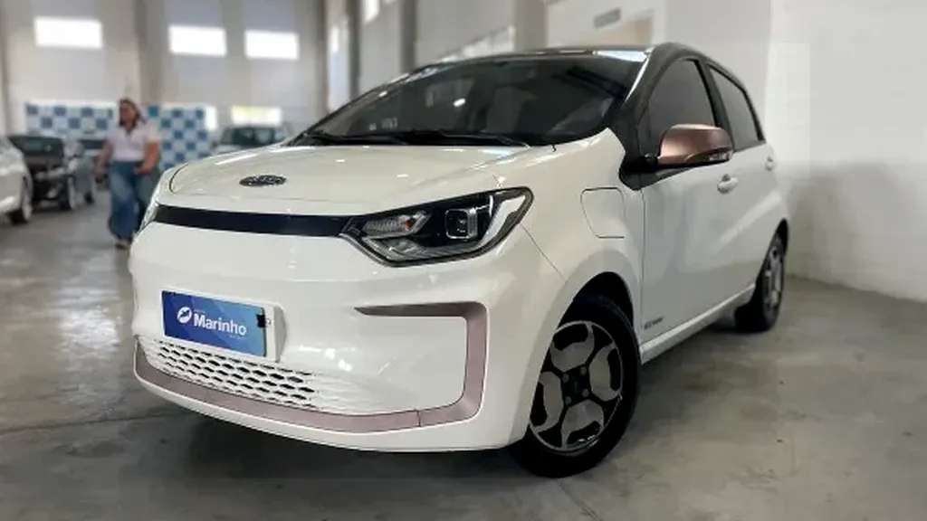 Foto de um jac e-js1