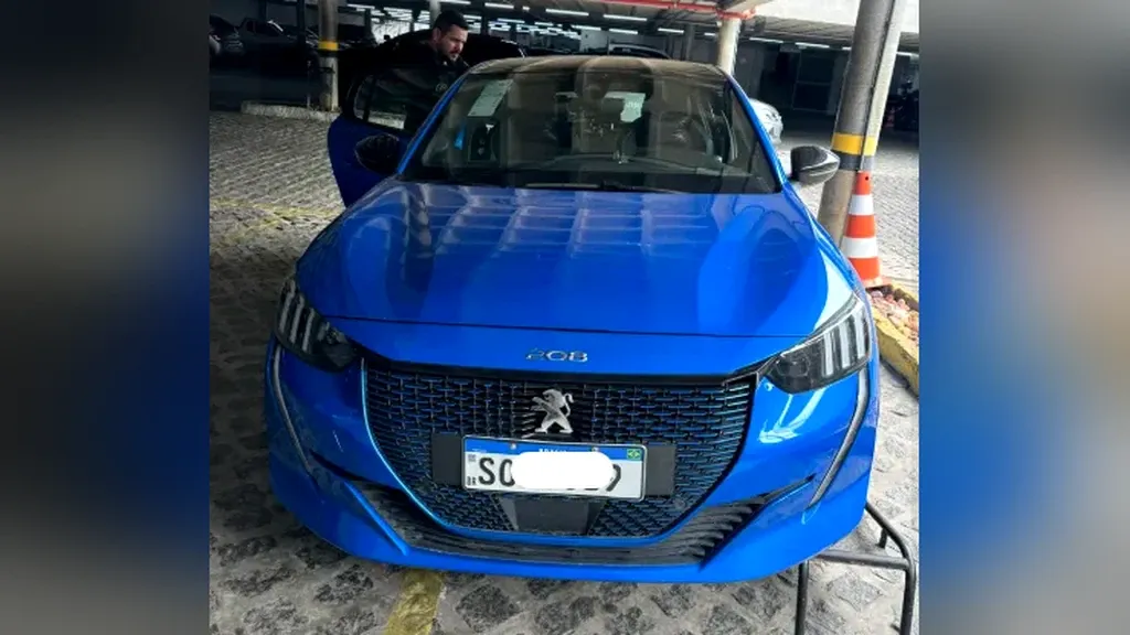 Foto de um peugeot e-208