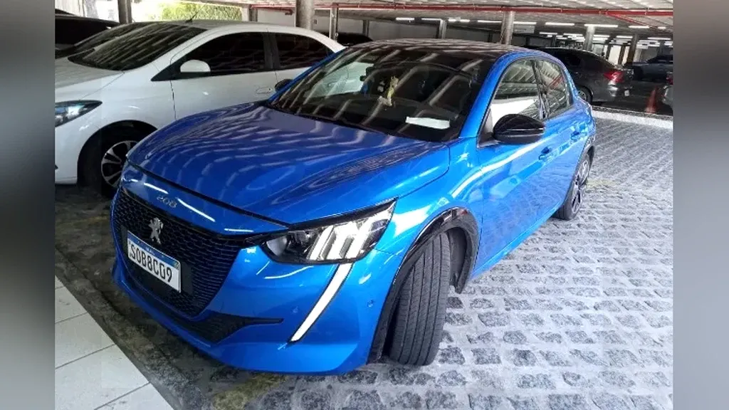 Foto de um peugeot e-208