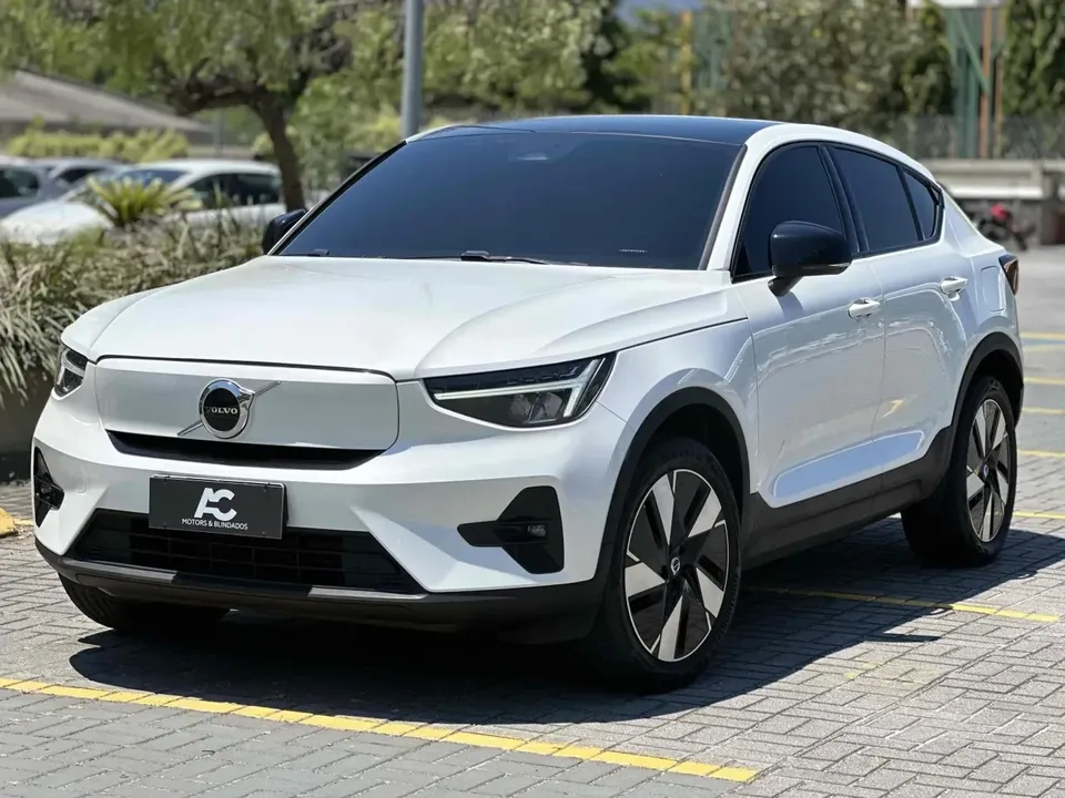 Foto de um volvo c40 recharge