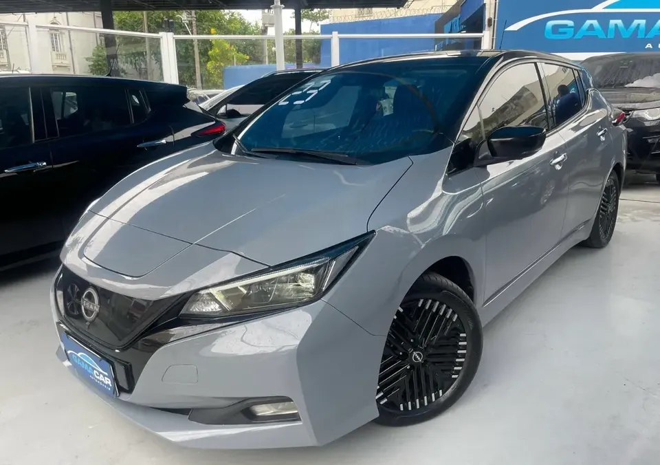 Foto de um nissan leaf