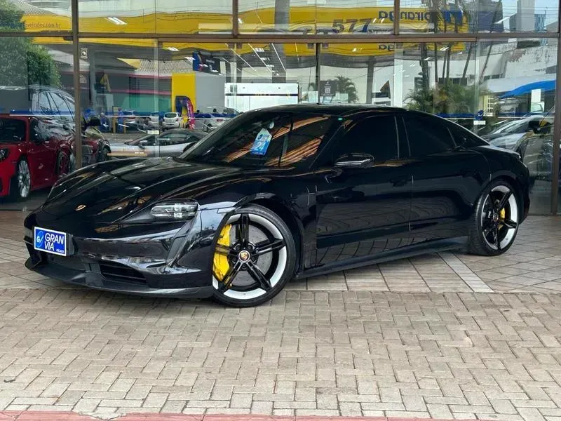 Foto de um porsche taycan