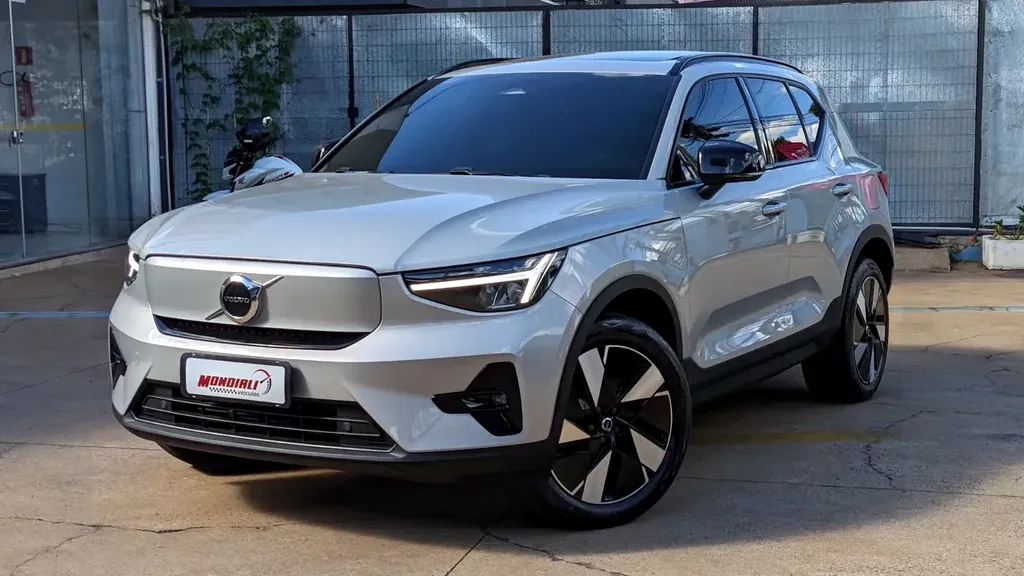 Foto de um volvo xc40 recharge