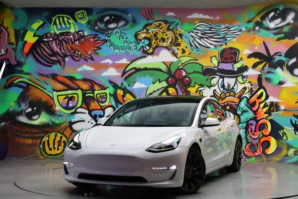 Foto de um tesla model 3