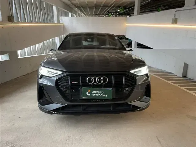 Foto de um audi e-tron