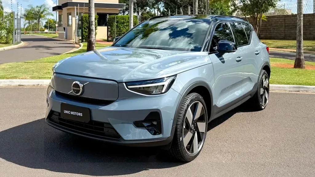 Foto de um volvo xc40 recharge