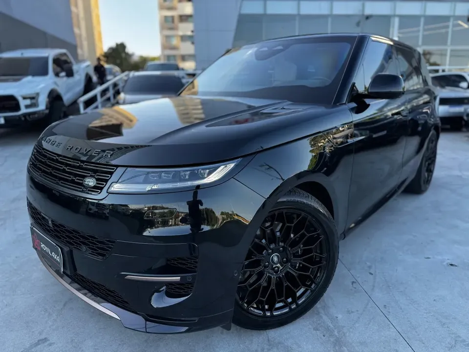 Foto de um land rover range rover sport plug-in hybrid