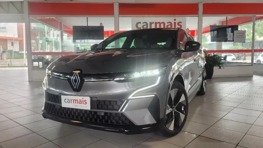 Foto de um renault megane e-tech electric